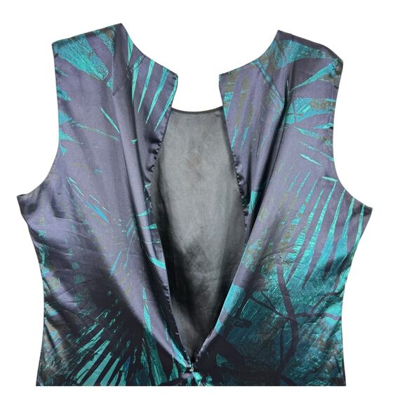 T Tahari Blue Patterned Sleeveless Pleated Neckline Satin Zip Up Back Blouse XL - Picture 4 of 8
